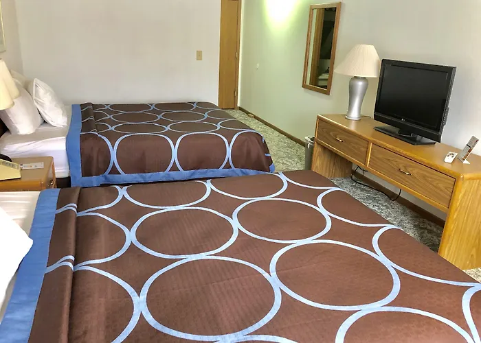 Super 8 By Wyndham Escanaba
