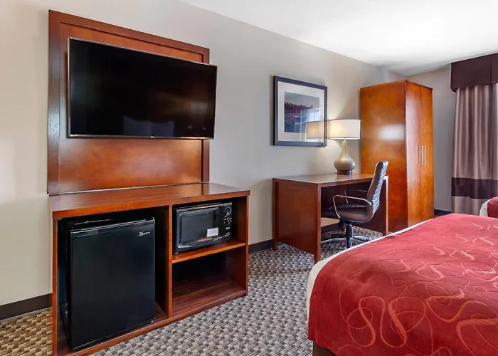 Comfort Suites Escanaba West
